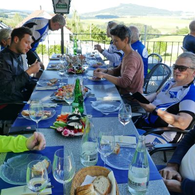 P026-köstliche Bewirtung